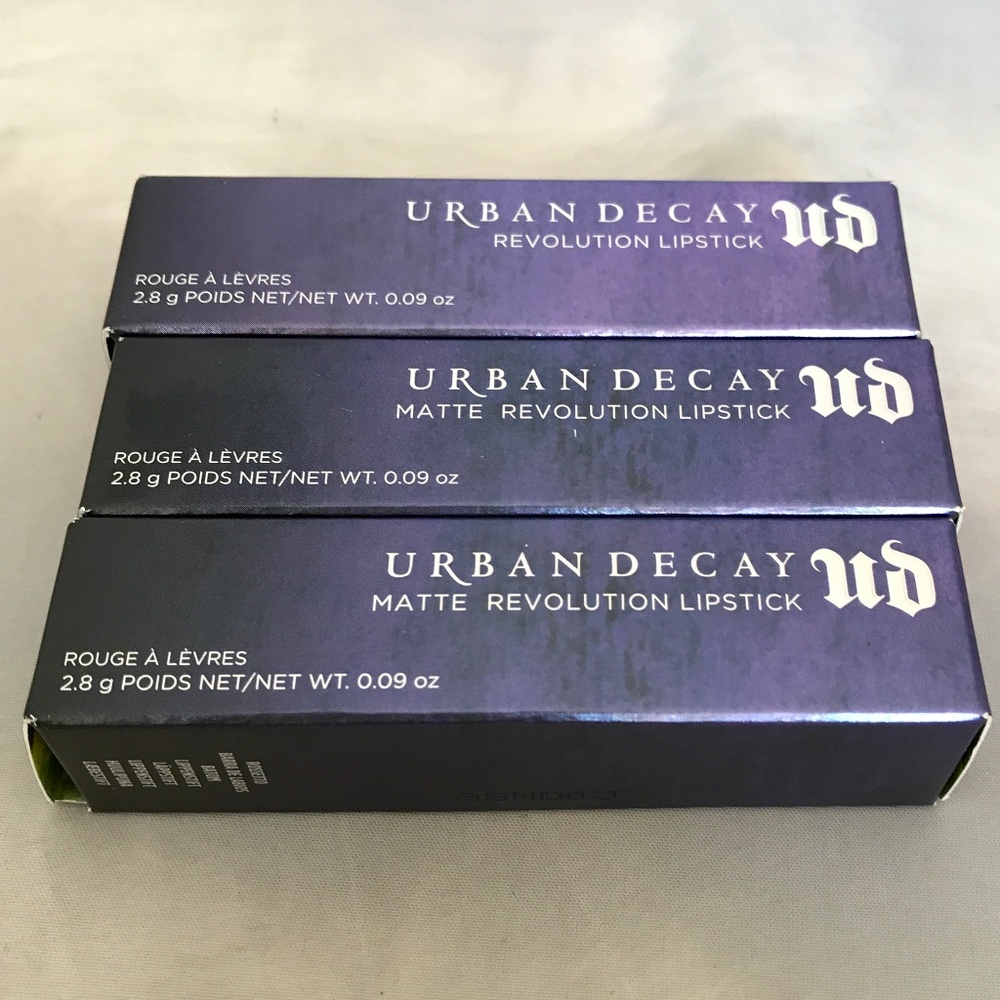 NIB-Urban Decay Revolution Lipstick - Picture 7 of 7